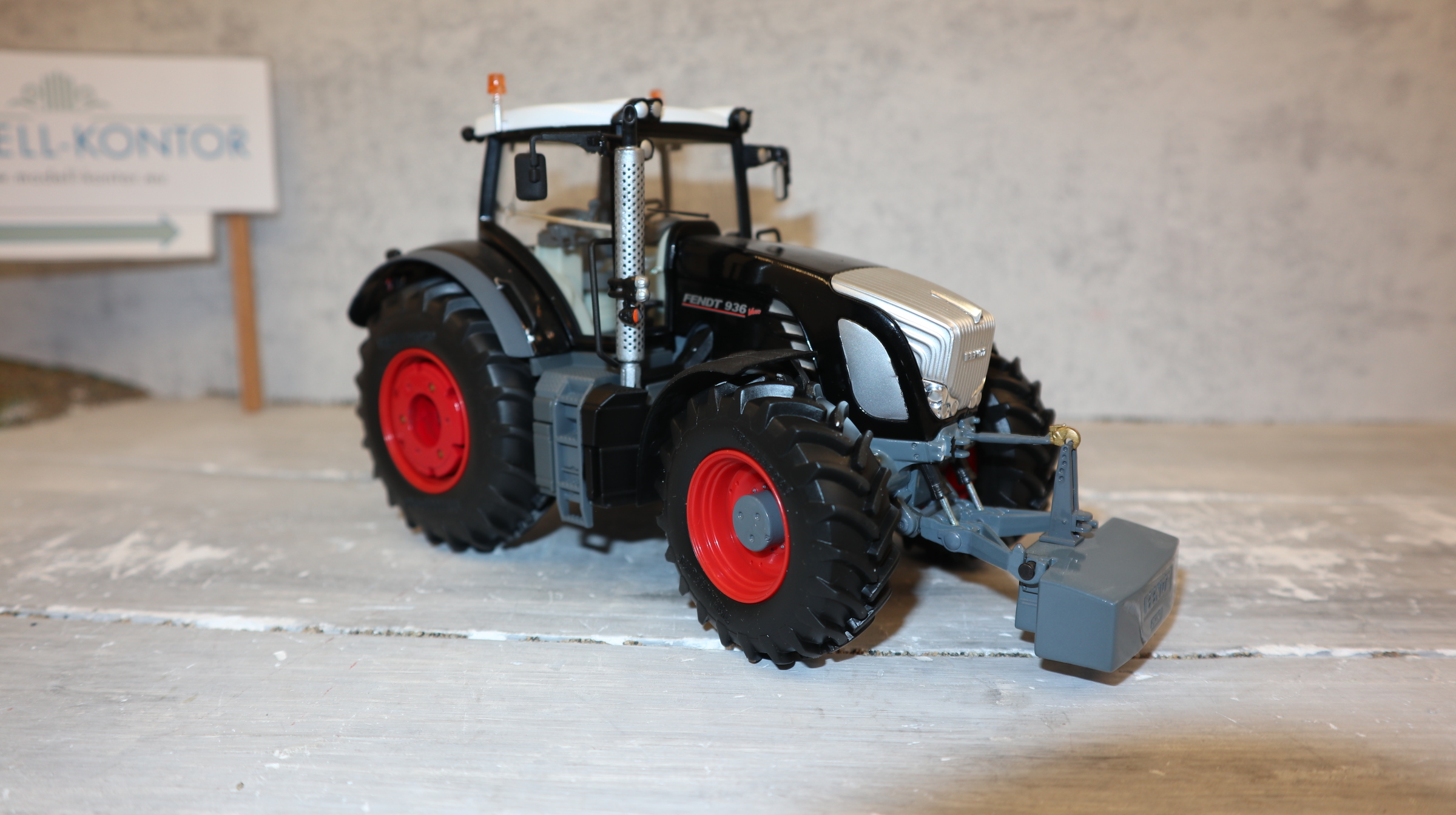 その他 wiking1/32 FENDT939 BLACK sddefault.jpg
